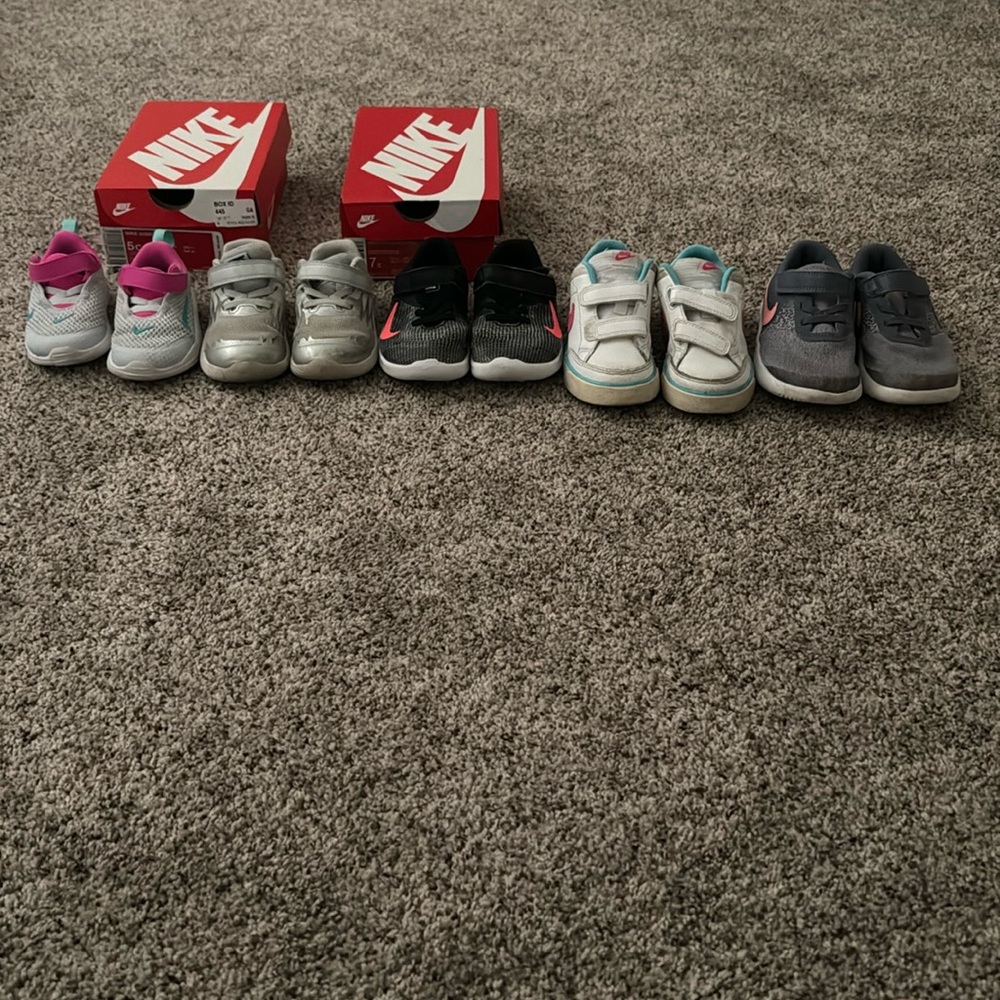 Used Nike girl’s shoes